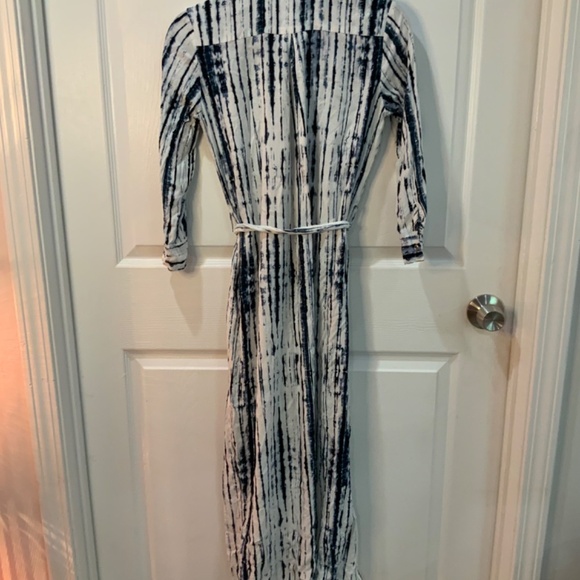 Lulus Chic Tie Dye Belted Blue White Boho Midi Dress Size Small - Picture 7 of 9